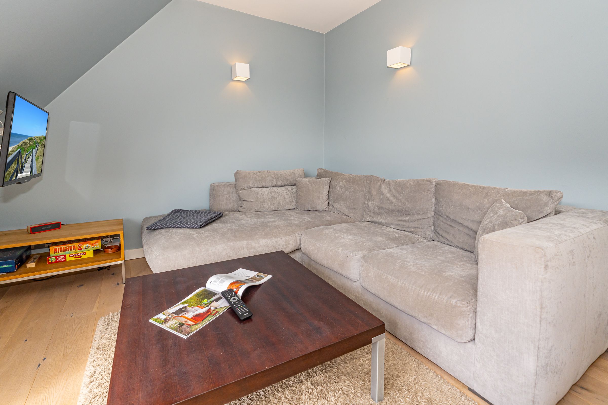 Couch, Wohnzimmer, Couchtisch, Fernseher, Spiele