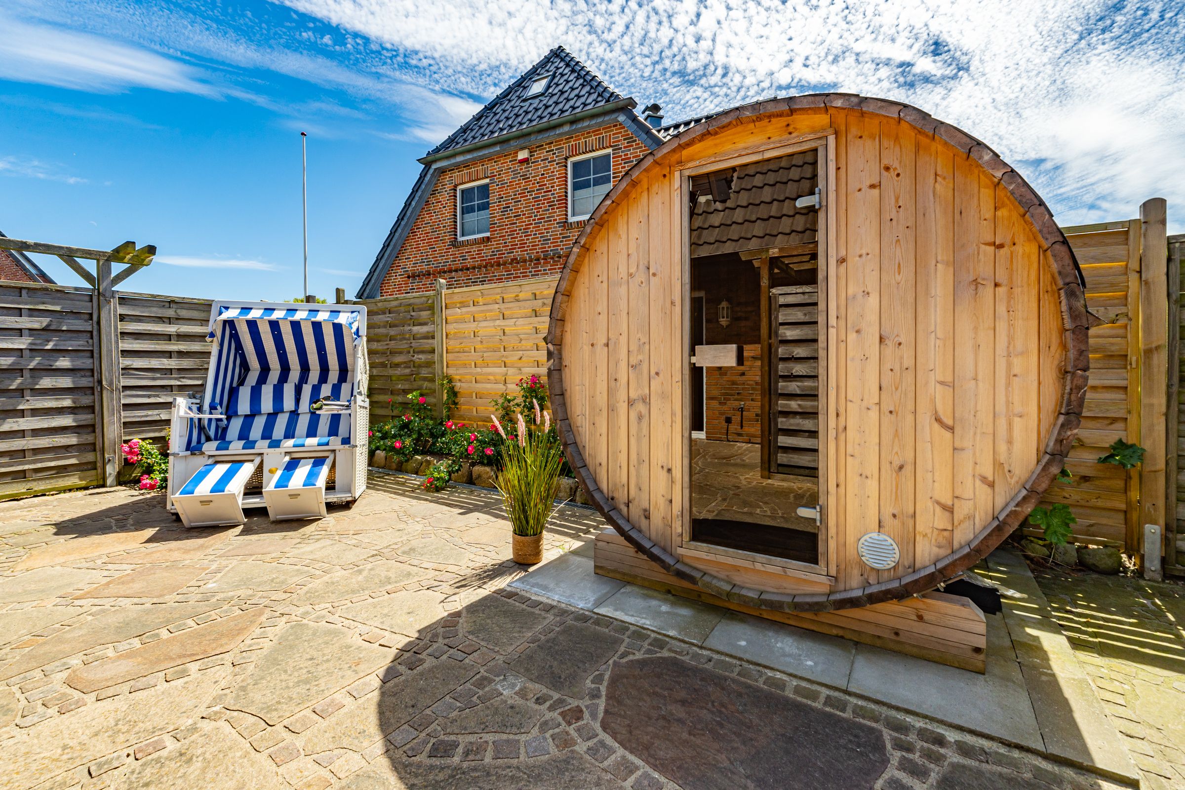 Sauna, Aussenansicht, Strandkorb, Terrasse
