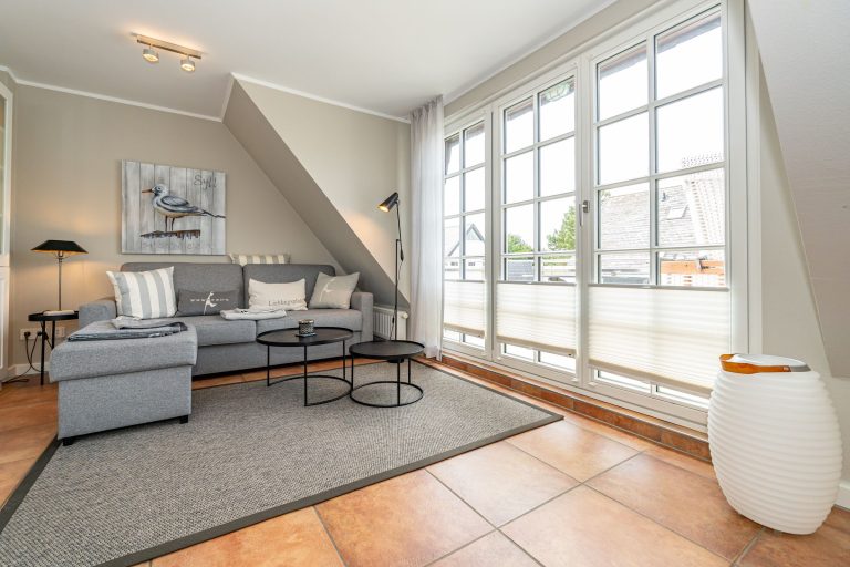 Couch Wohnzimmer Bild Fenster Tisch Lampen